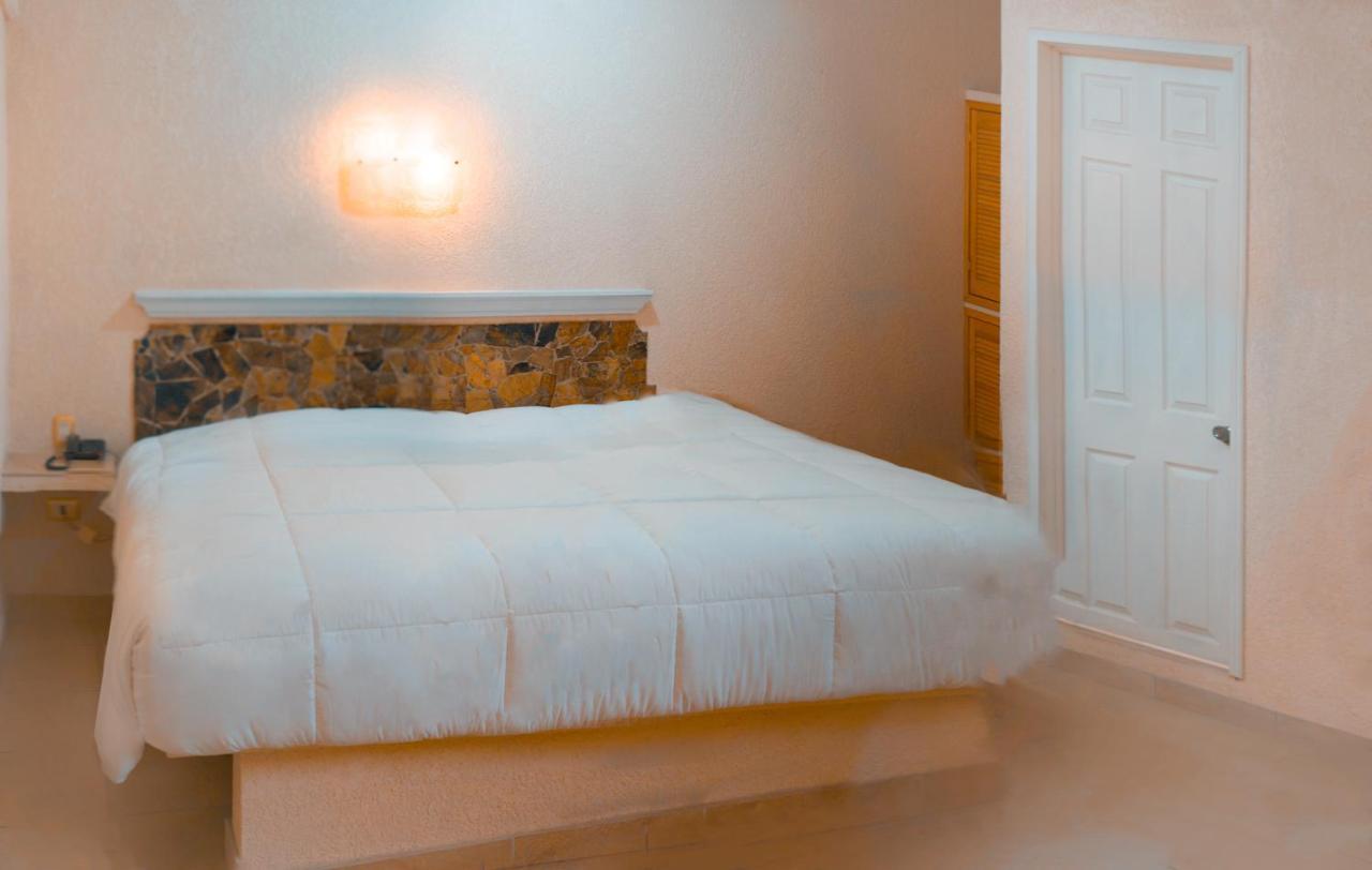 Peninsula Stays Executive Hotel سالينا كروز المظهر الخارجي الصورة